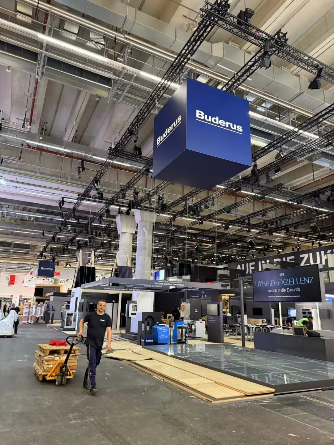 展会物流“生死局”，华人货代破难题?