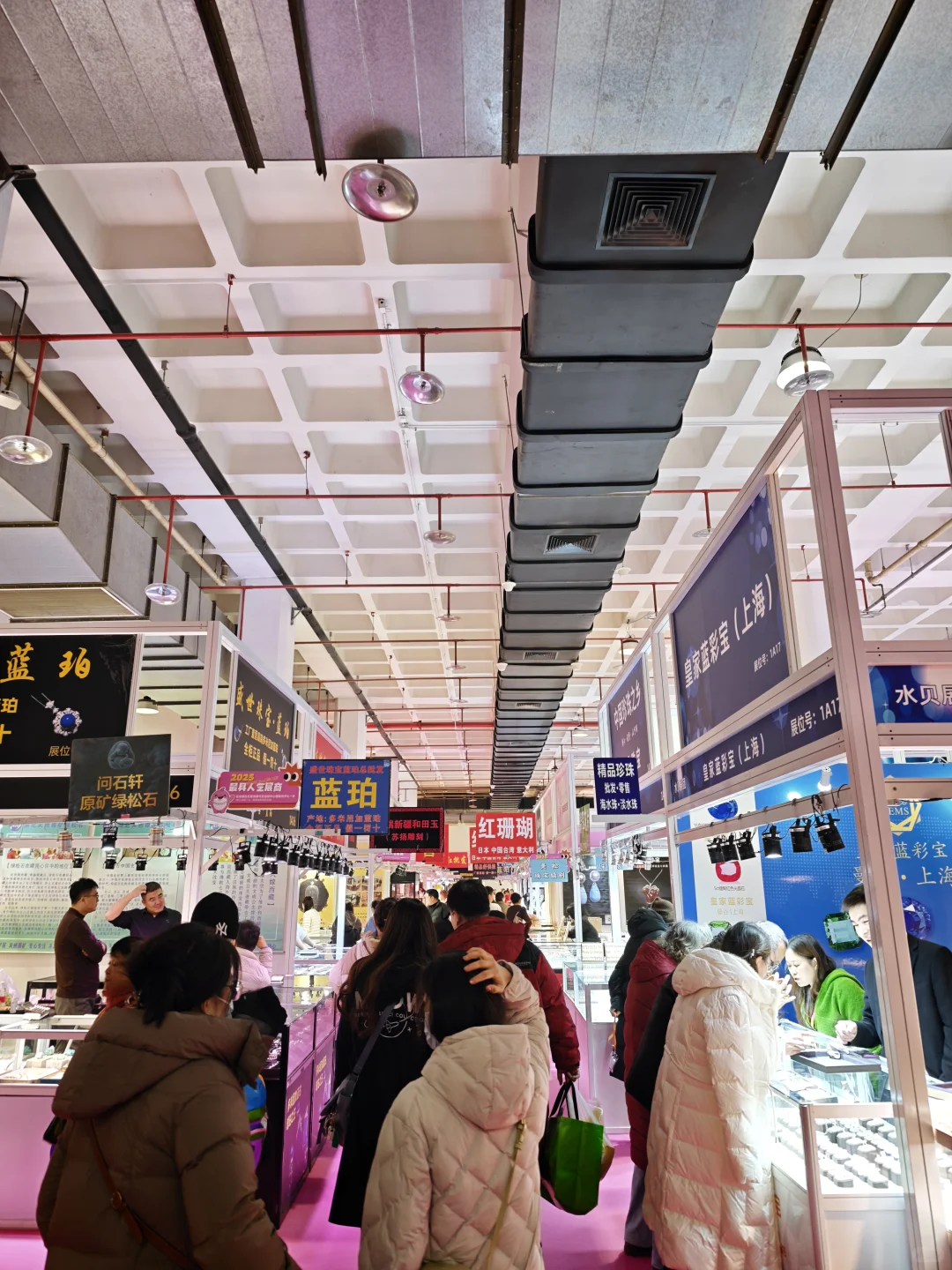 来北京国际展览中心逛珠宝展啦