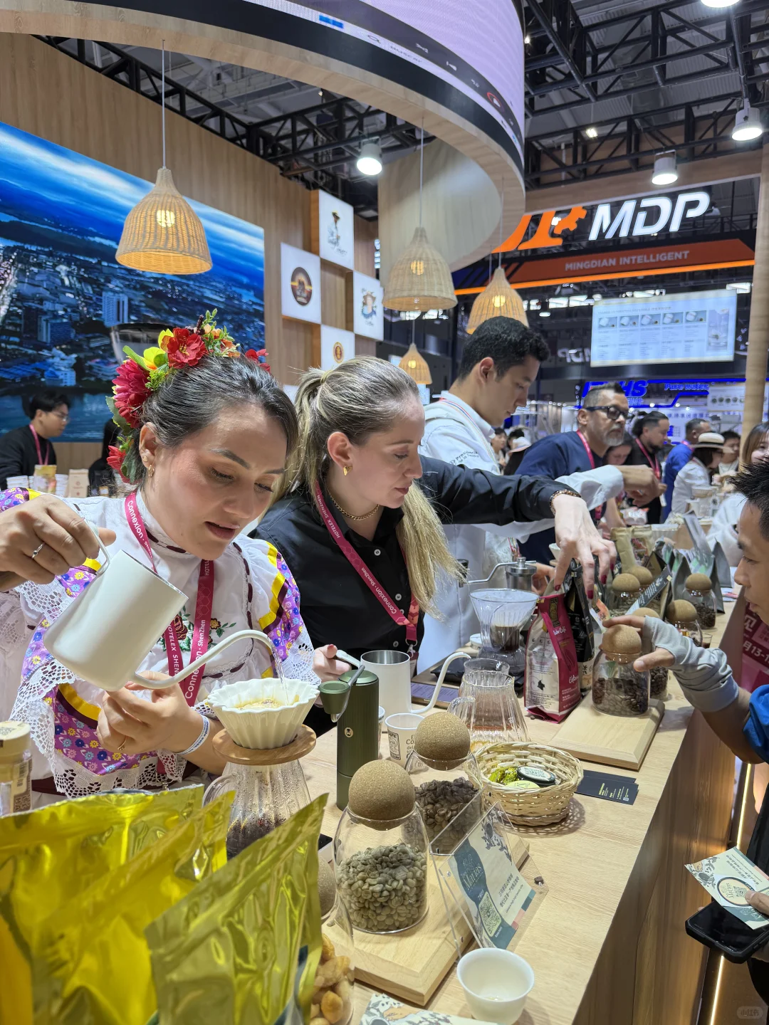 深圳的！！今天这里一亿人?