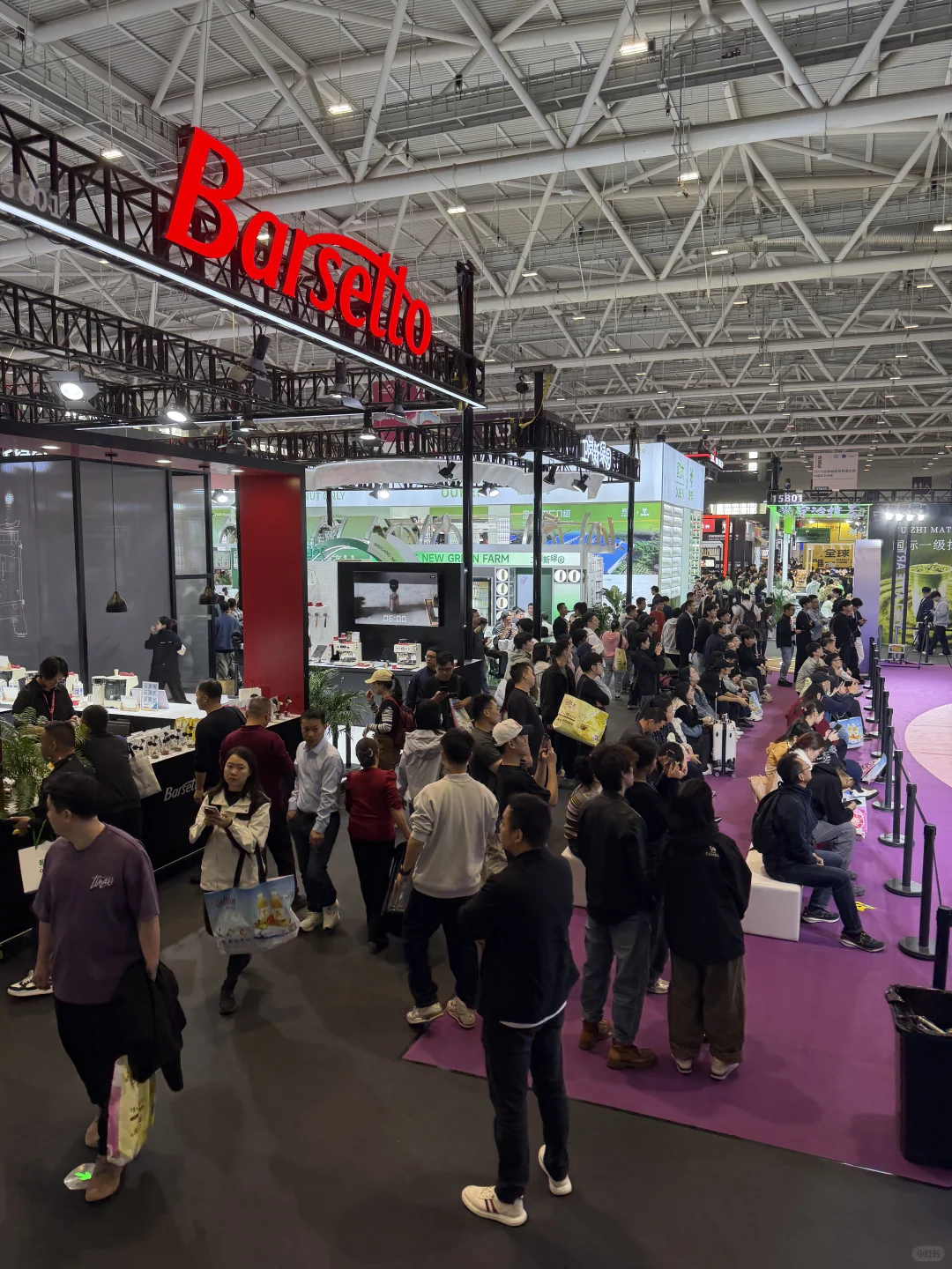 深圳的！！今天这里一亿人?