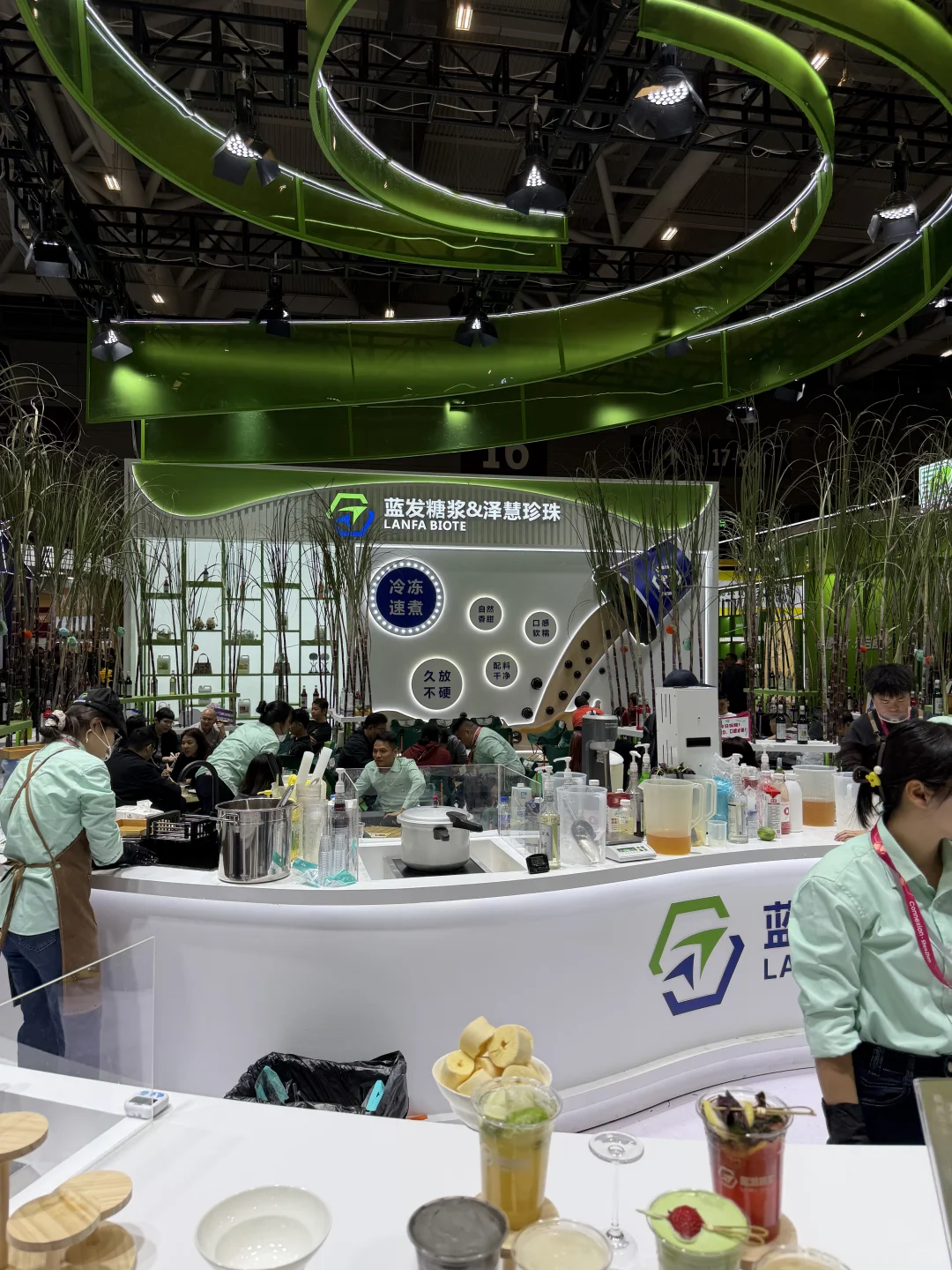 深圳的！！今天这里一亿人?