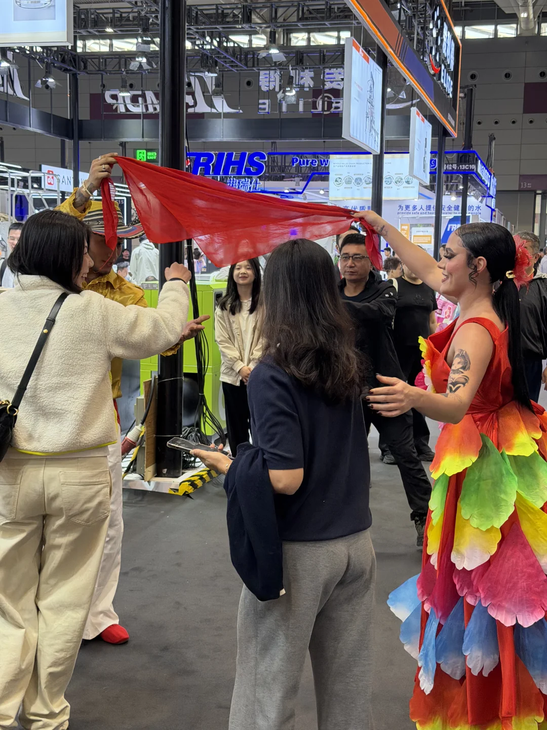 深圳的！！今天这里一亿人?