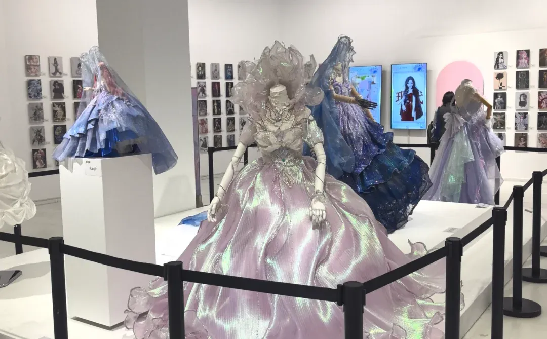 很棒的服装设计展！