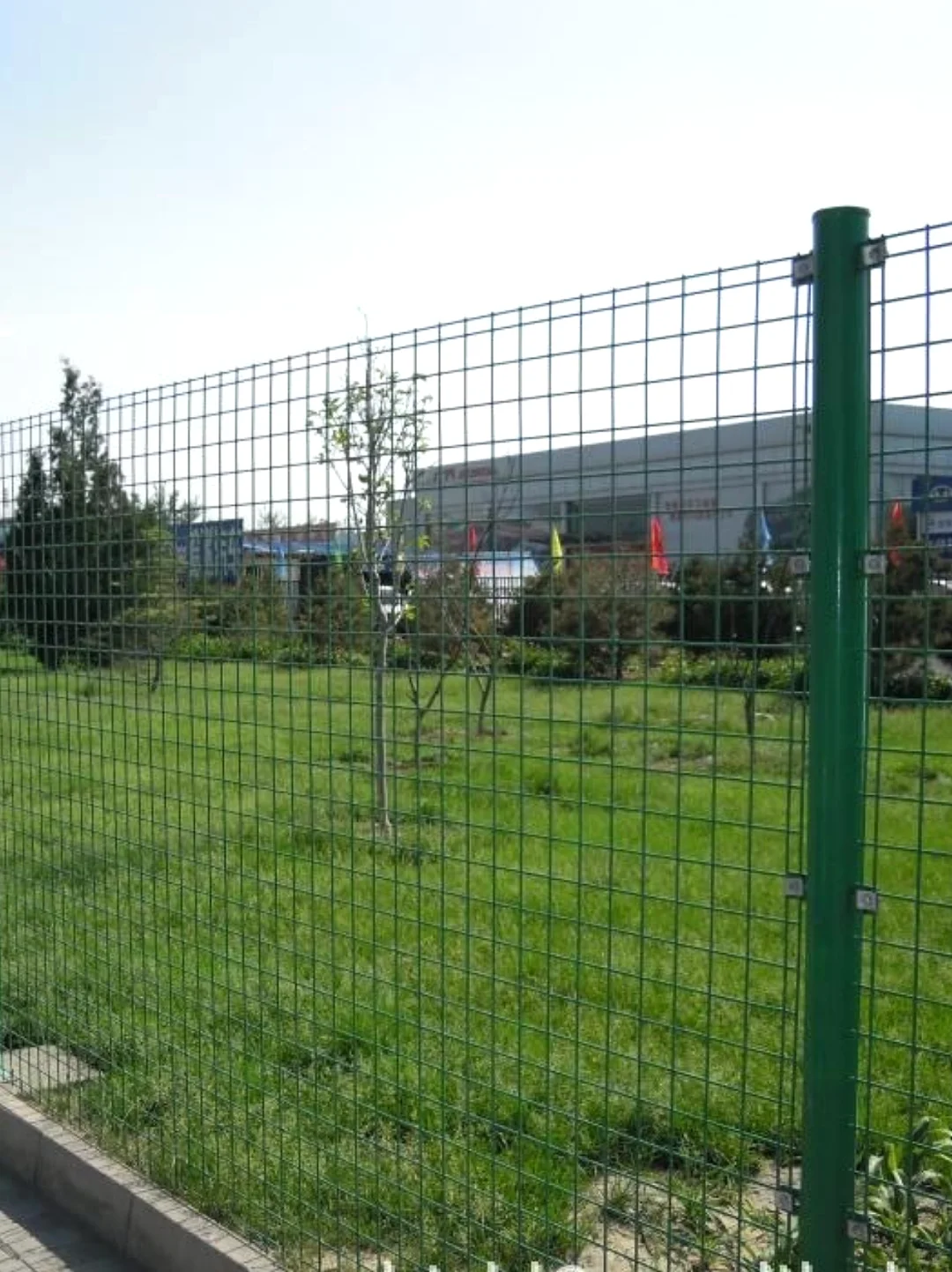 别再被加价！双边丝护栏源头采购攻略