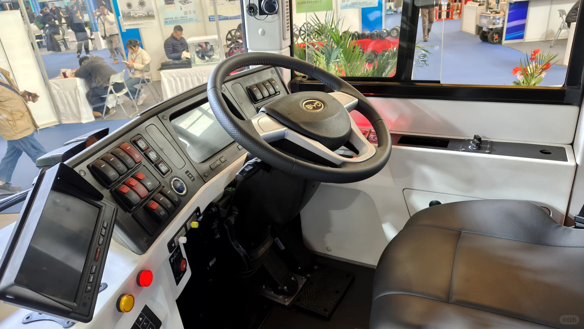 上海国际客车展-BYD J6