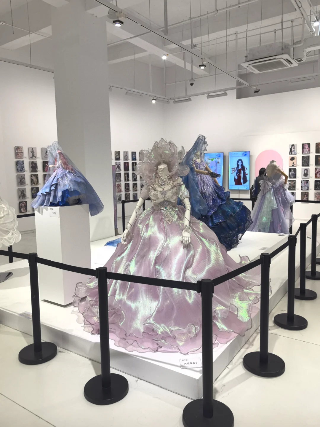 很棒的服装设计展！