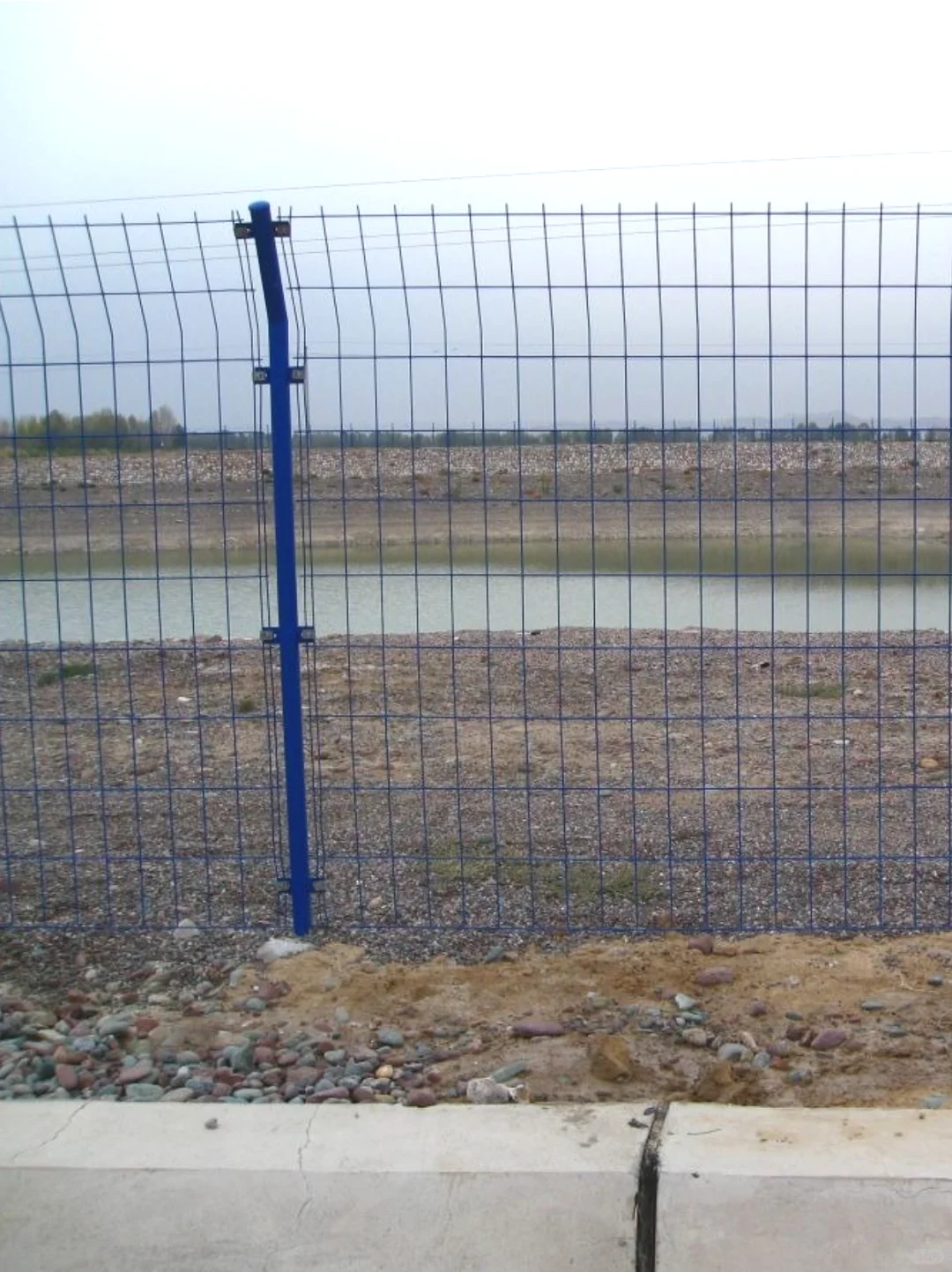 别再被加价！双边丝护栏源头采购攻略