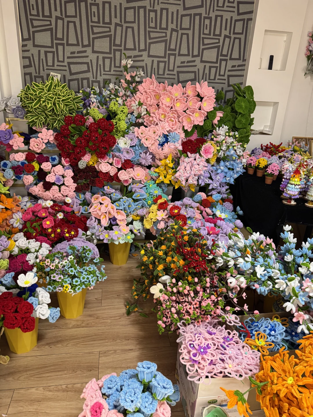 Source Factory: 2000+ Twist Tie Crafts