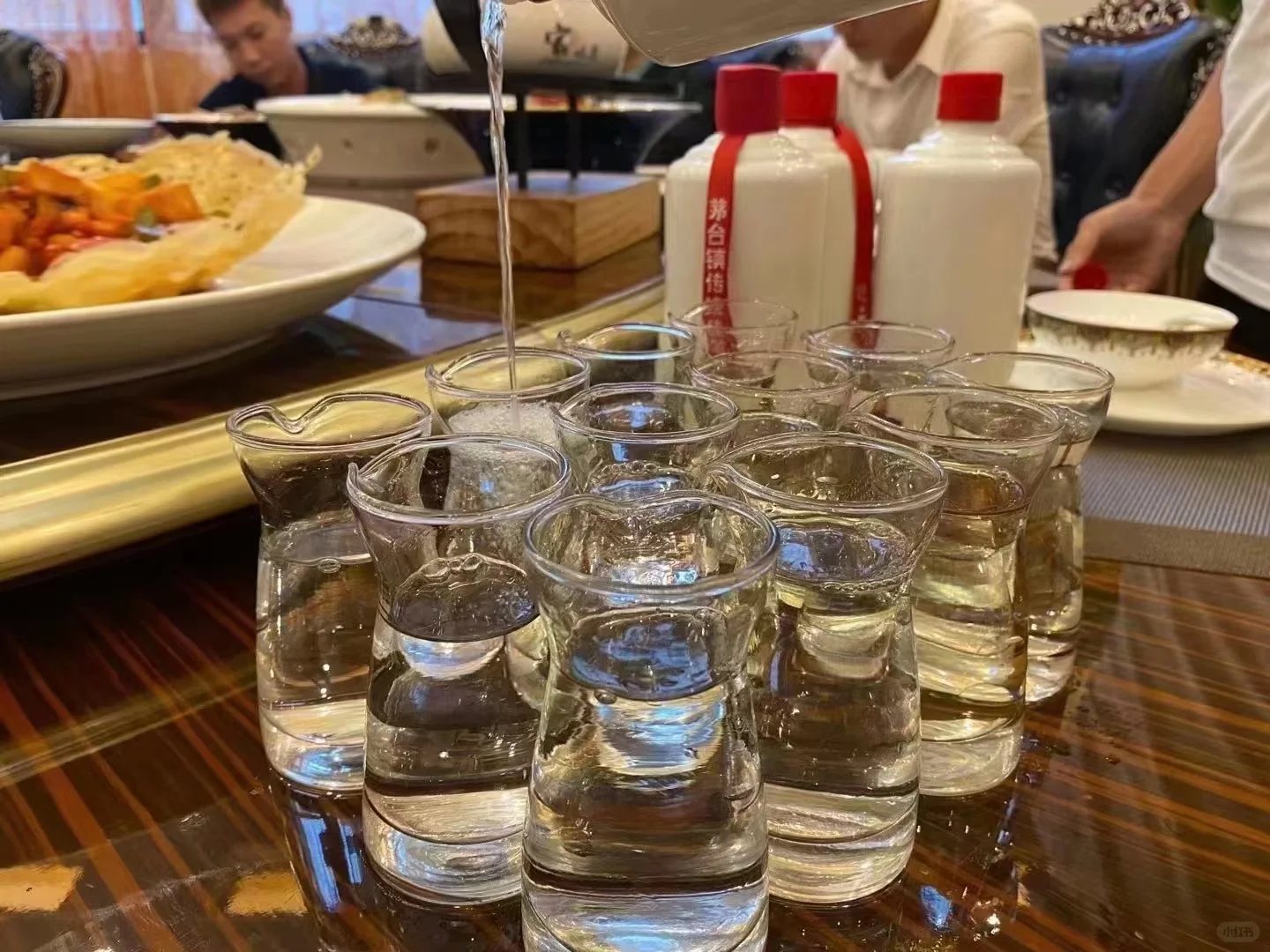 其实茅台镇本地人为啥不喝茅台?其实就三点。