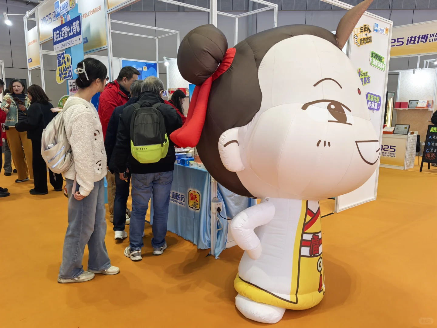 现在养身展台人气越来越旺了