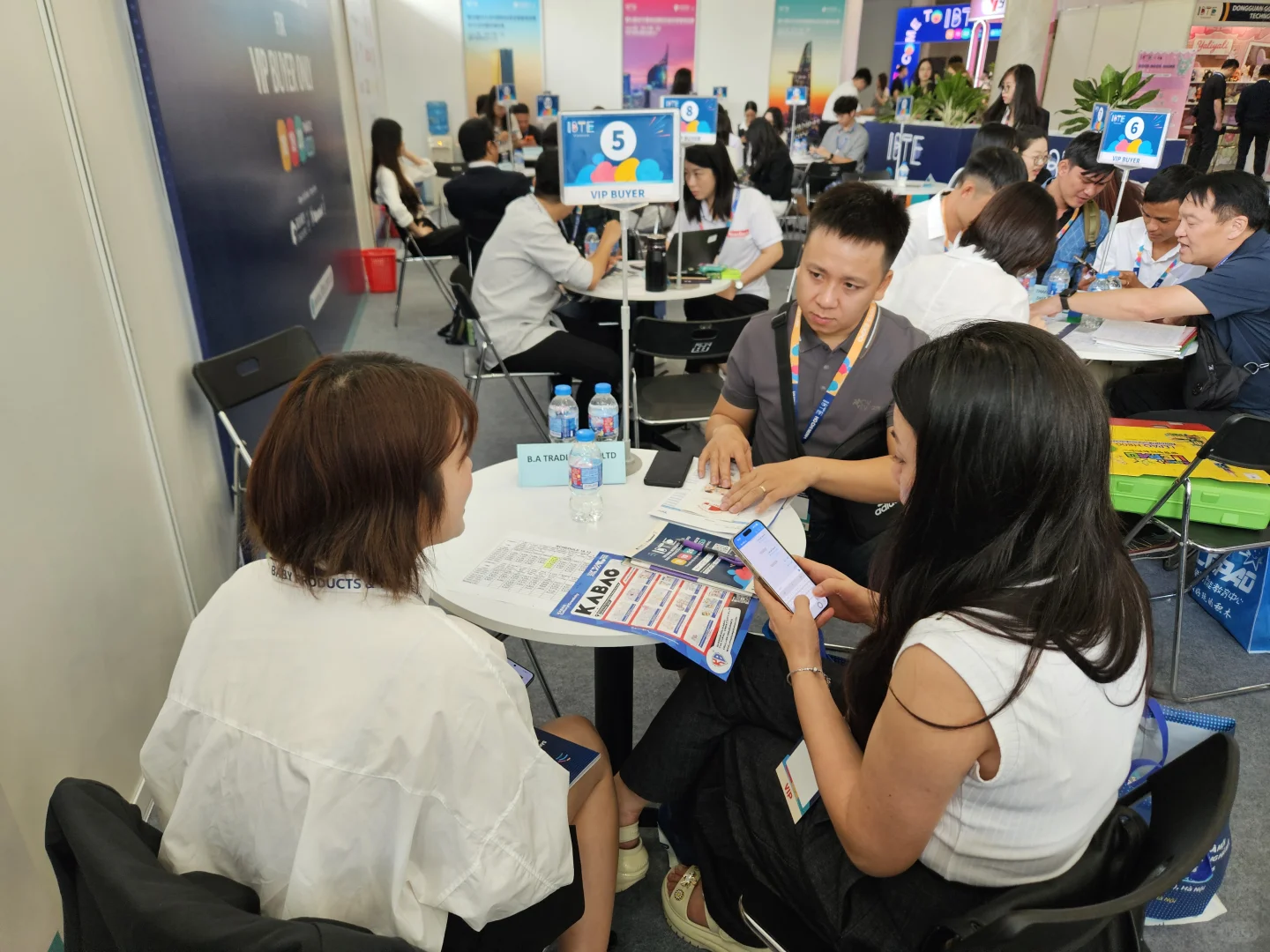 展会现场爆了！优质买家直接现场签单