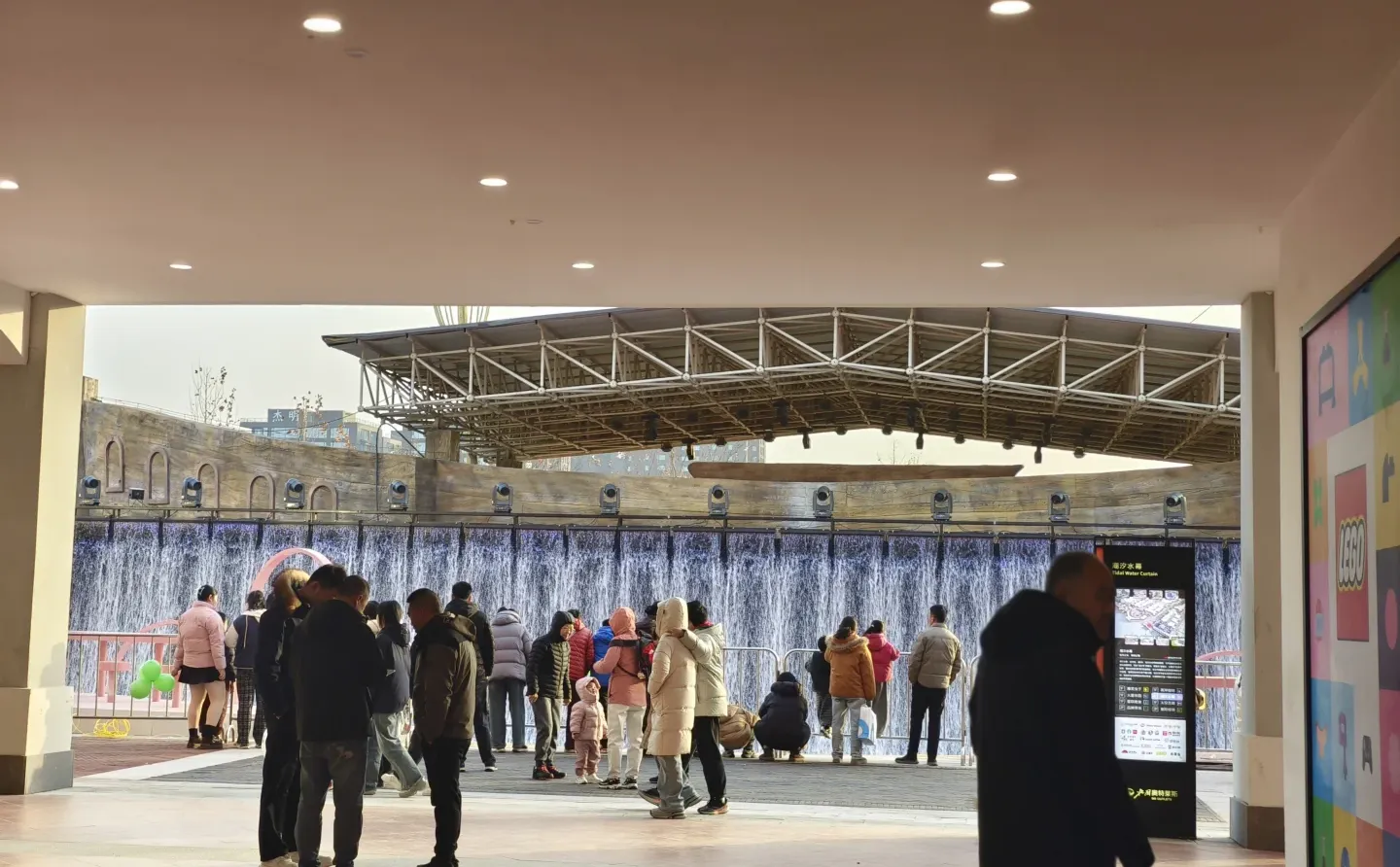 北国奥莱小镇九岁生日快乐?