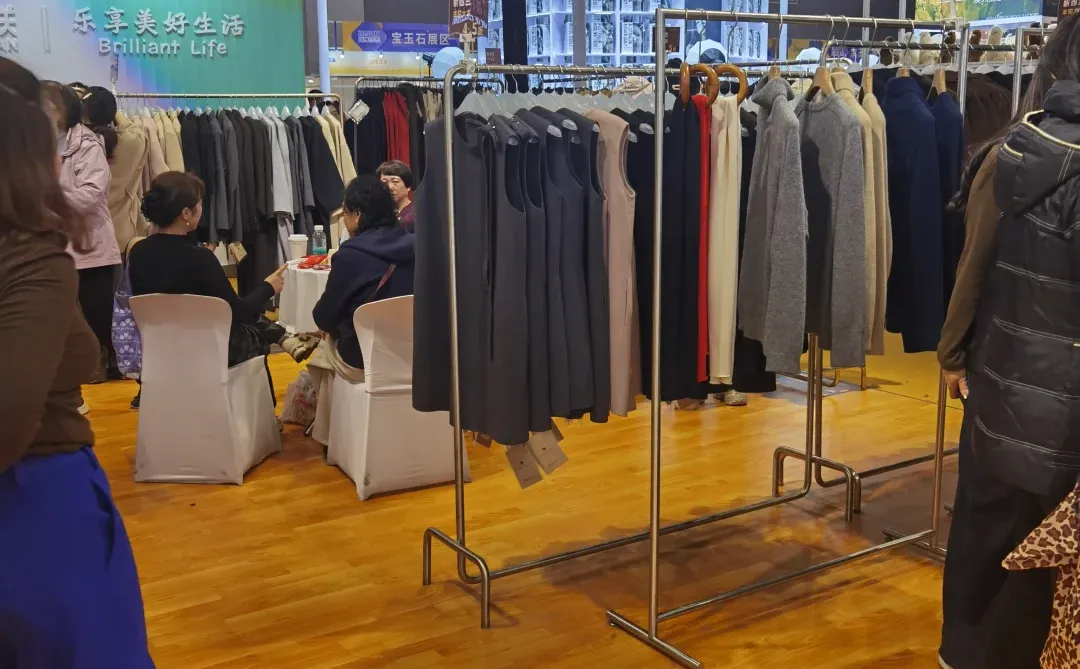 来进博会④馆买精品羊驼！