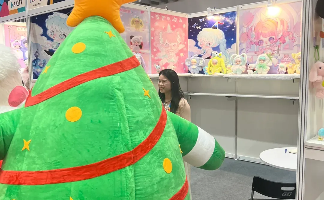 STELLA瑶星星｜越南国际玩具展首日趣味开幕