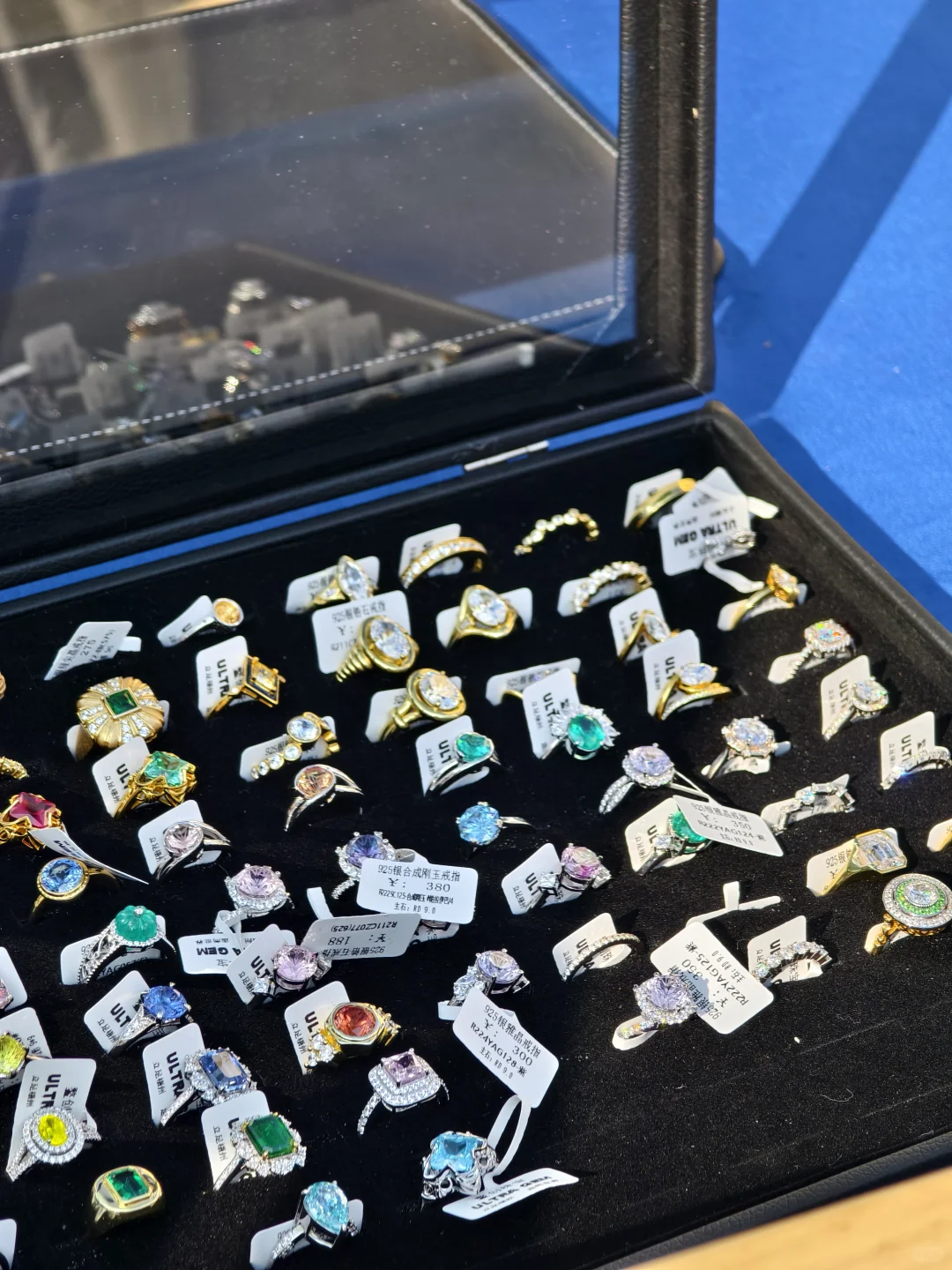 梧州宝石节开幕，活动现场好热闹！