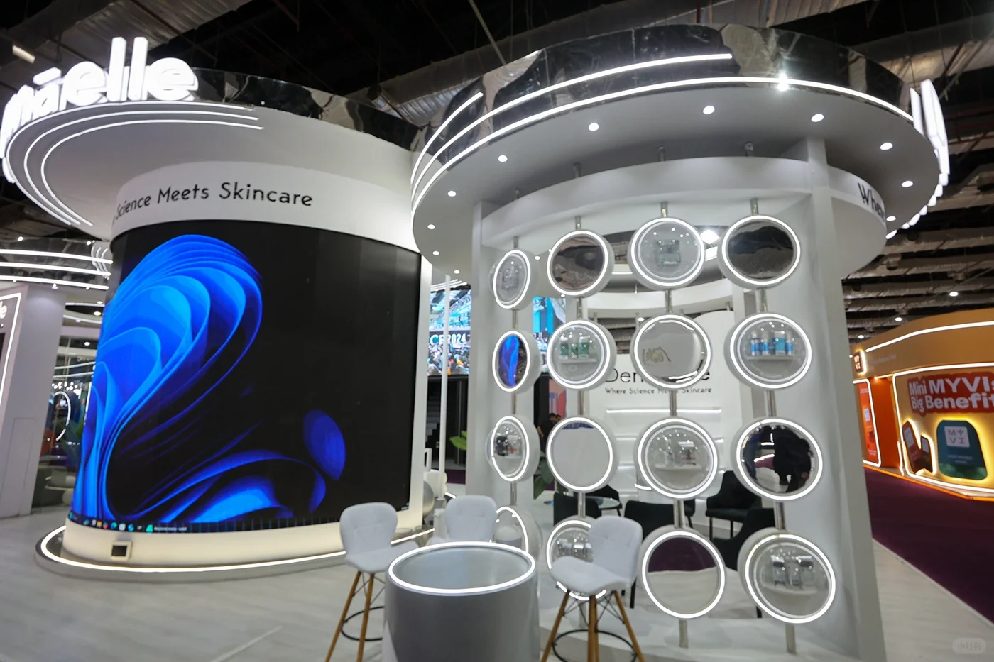 埃及梦幻展台（落地）｜展台设计搭建