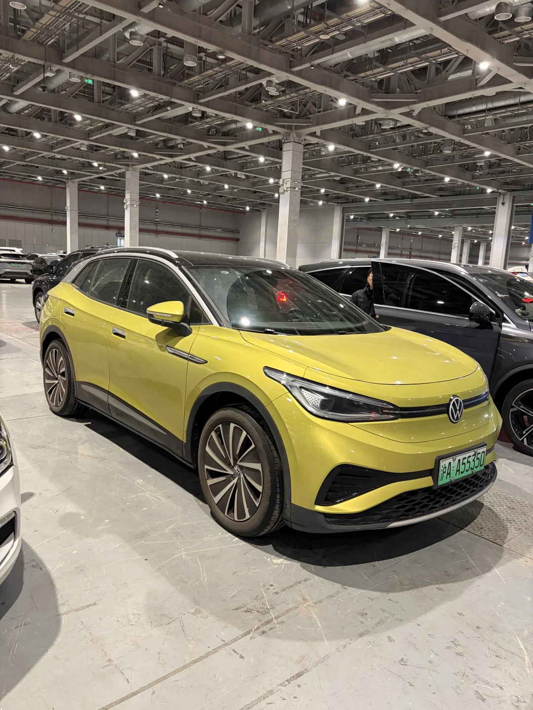 难得的室内停车场