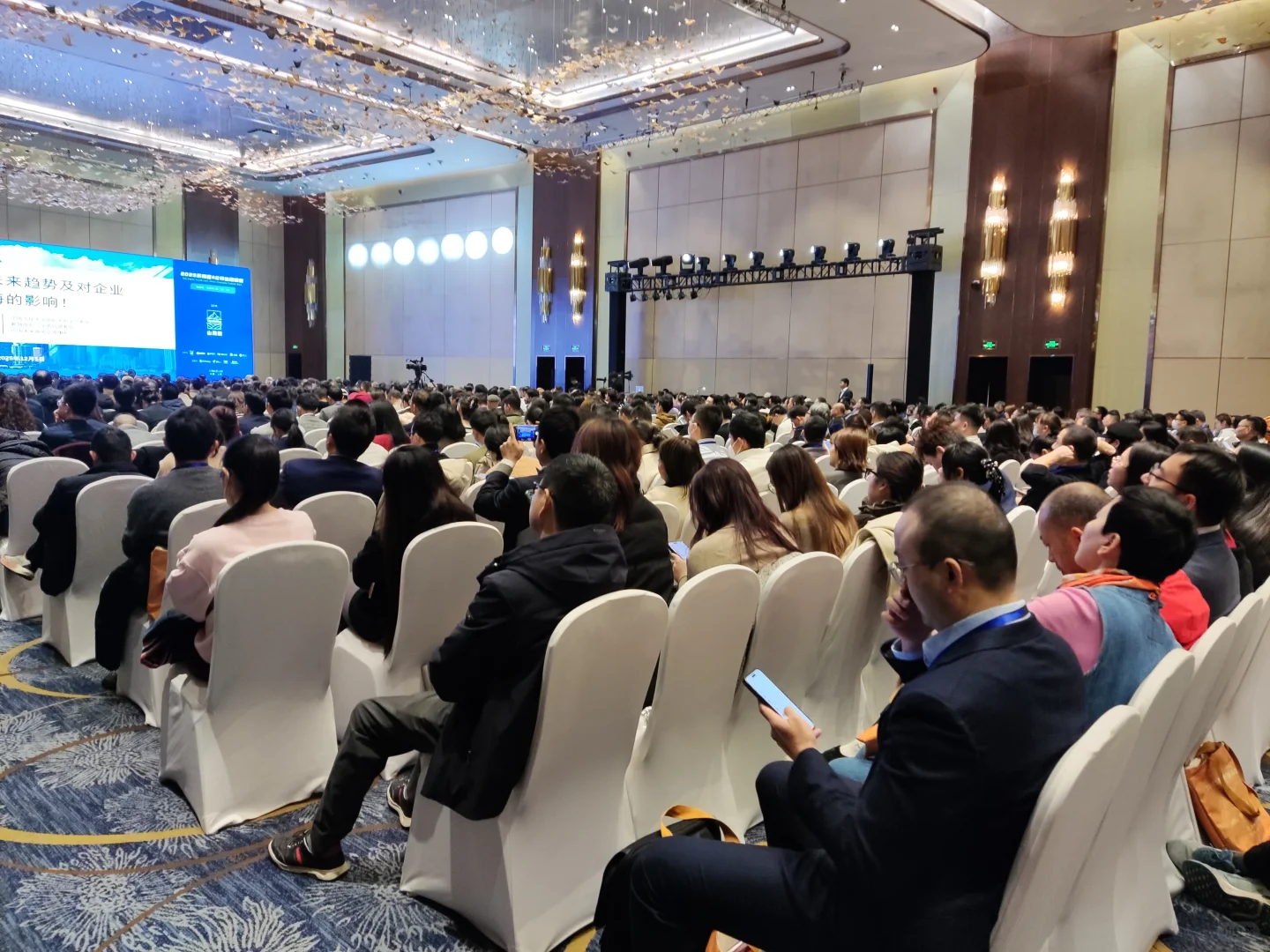 来参加今年国内最大型的出海峰会了！