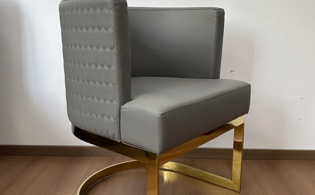 招4个外贸业务员兼职做这个品！