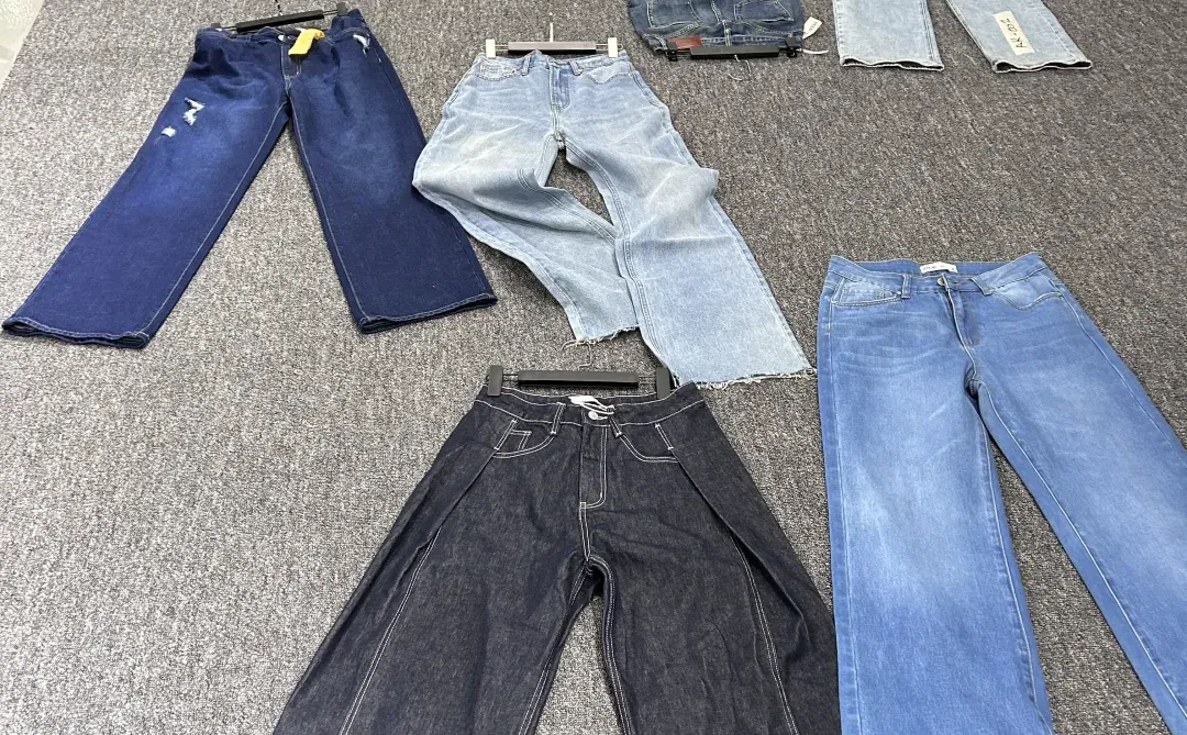 ?疯了！外贸客户飞3000公里，怒砸10万件