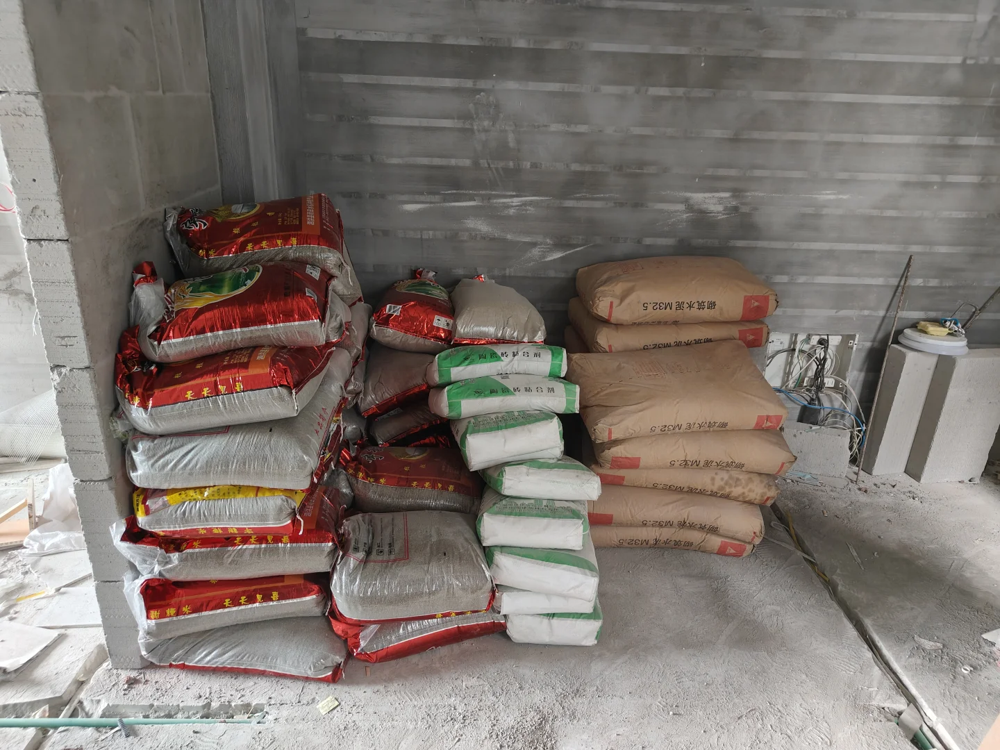 杭州建材批发 黄沙水泥瓷砖胶红砖