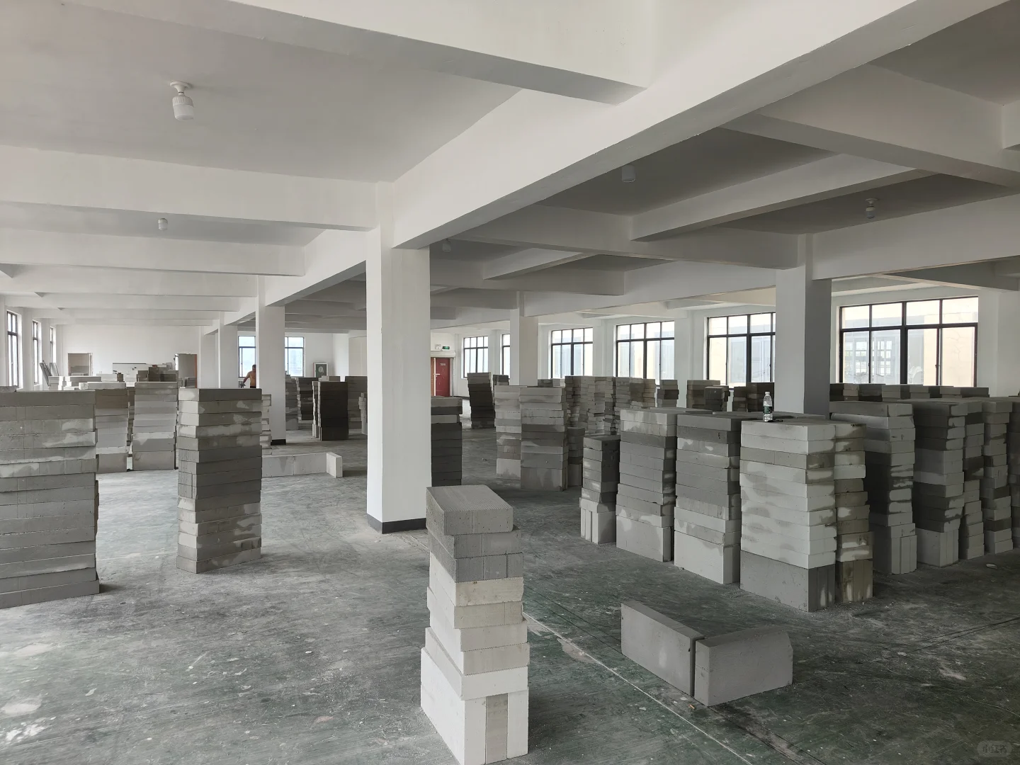 杭州建材批发 黄沙水泥瓷砖胶红砖