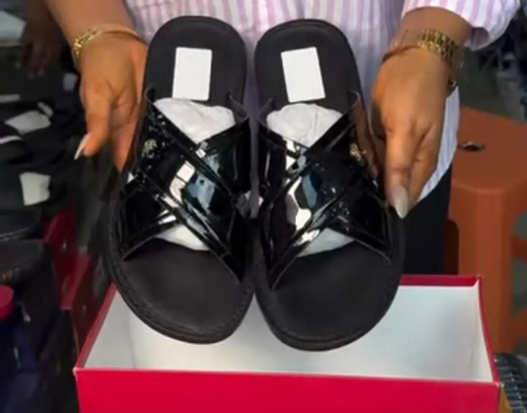 寻找男士皮革拖鞋供应商