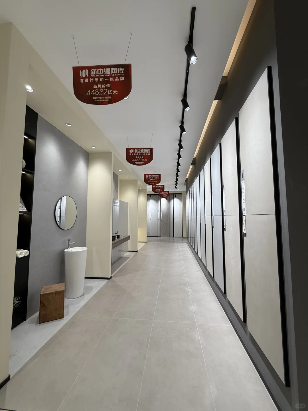 遵义装修必看！一站式瓷砖批发仓库?