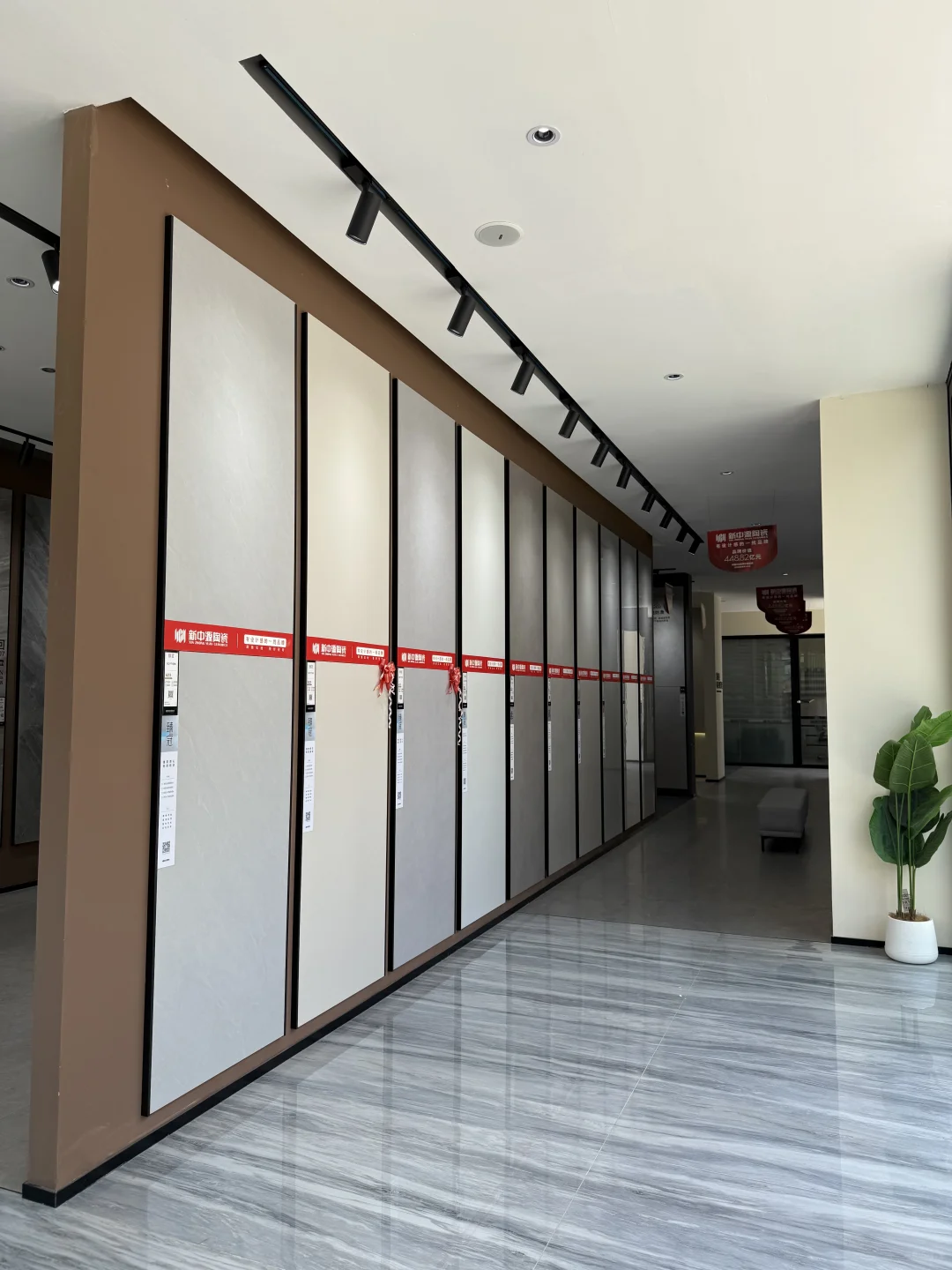 遵义装修必看！一站式瓷砖批发仓库?