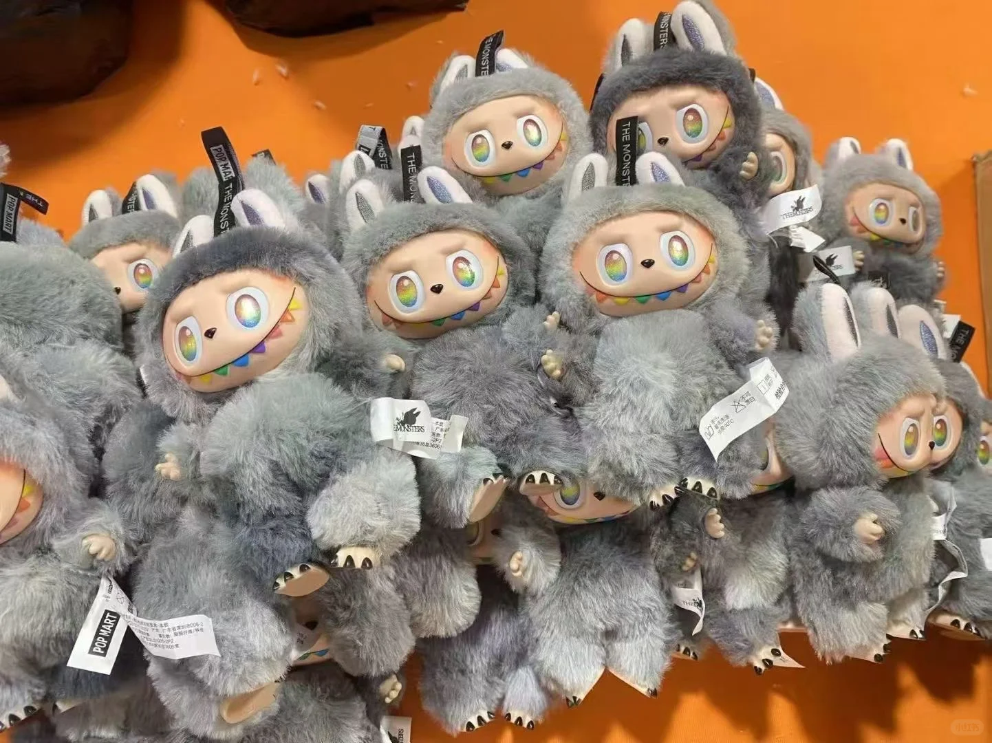 厂子清仓销货 出祖国版Labubu要的来 ?