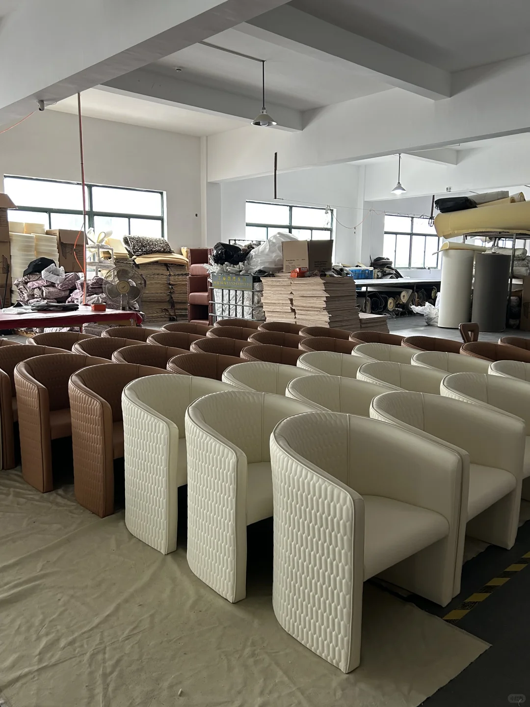 招4个外贸业务员兼职做这个品！