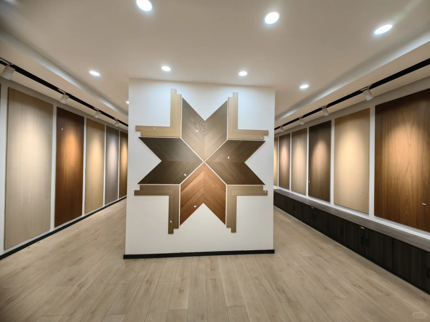 这家老板太实在了，吹牛都不会