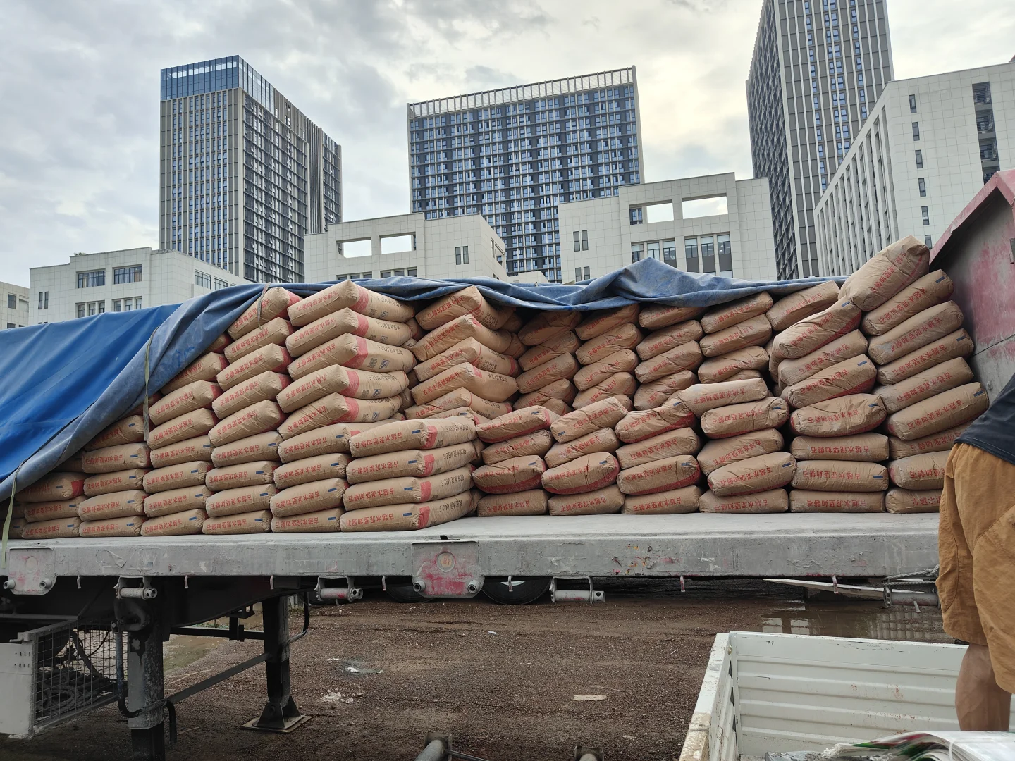 杭州建材批发 黄沙水泥瓷砖胶红砖