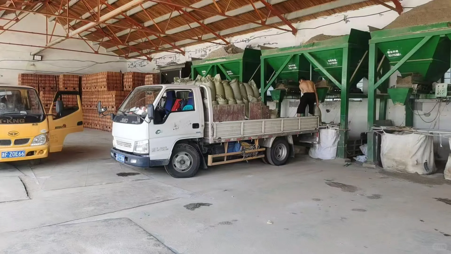 嘉兴地区建材批发，水泥黄沙现货供应