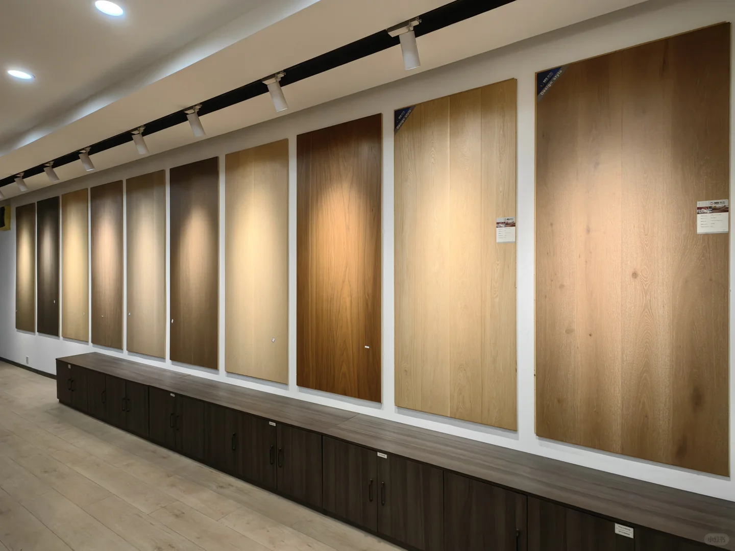 这家老板太实在了，吹牛都不会