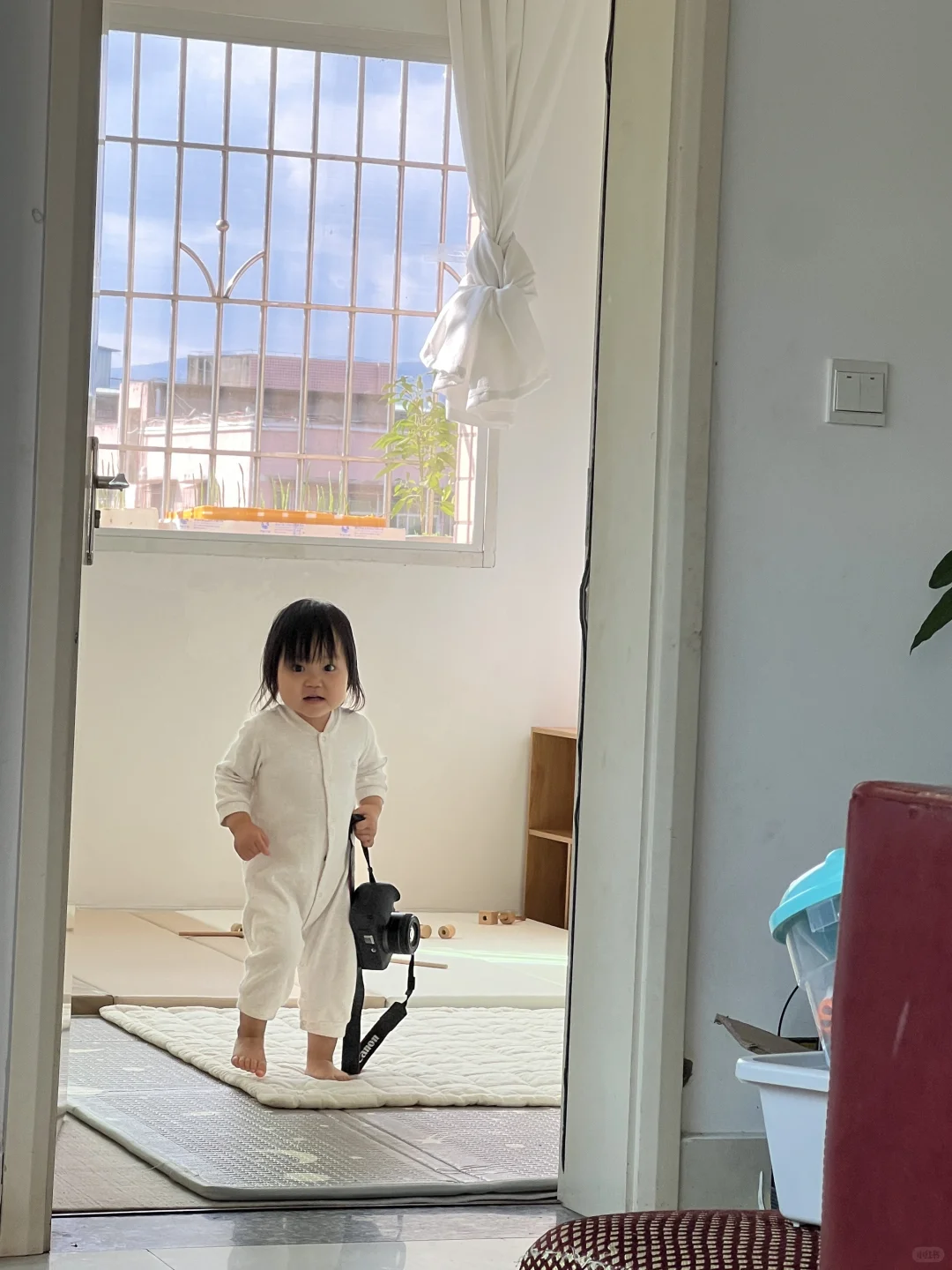 她提着我的1万6，她在笑，我在哭……