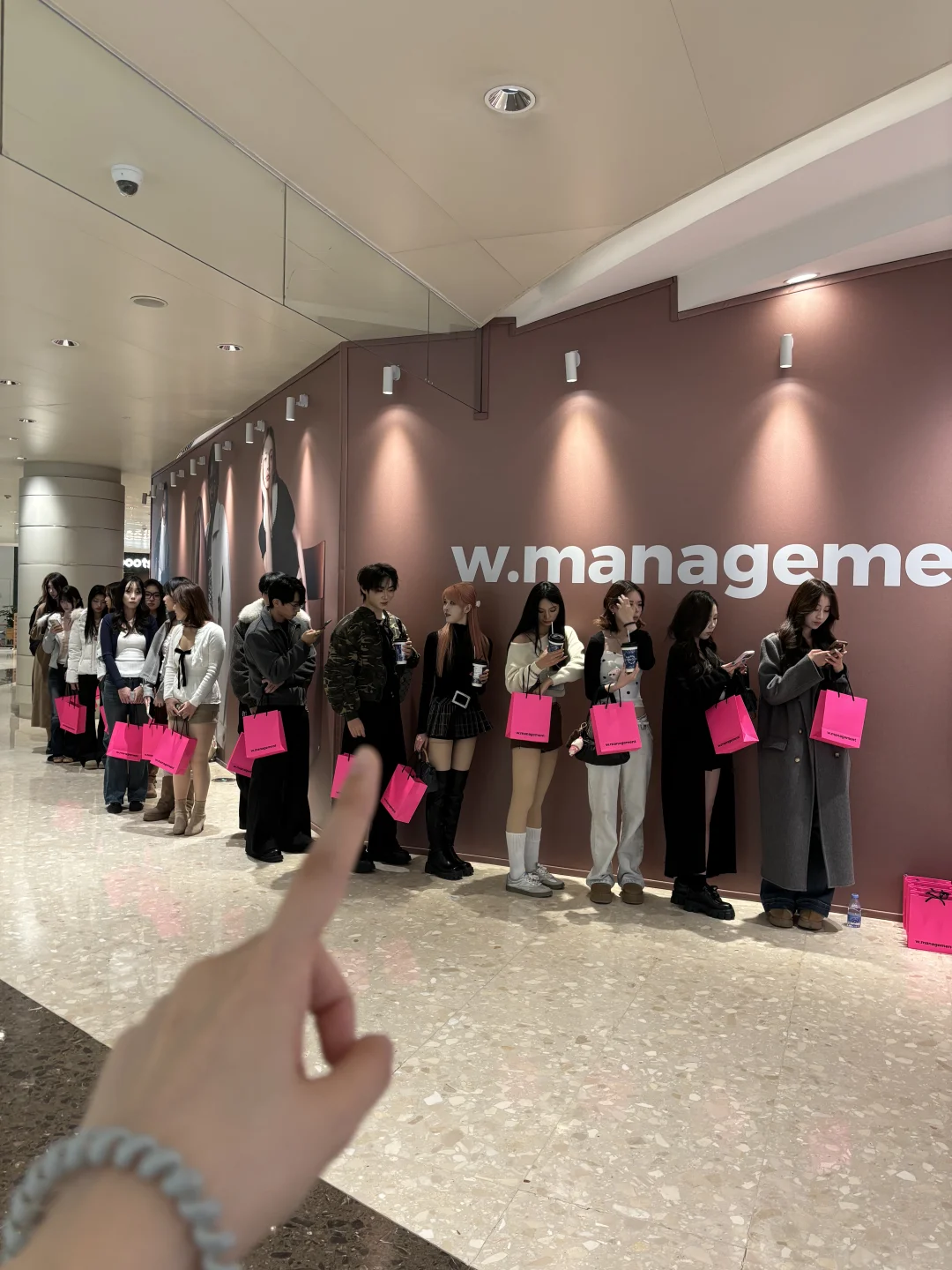 WM面试现场.…?好多潮人