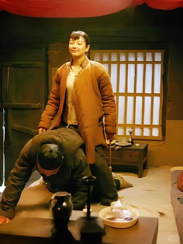 《白鹿原》中“细思极恐”的一幕：一个新媳妇半夜饿醒，发现身边的丈夫不见了。她悄