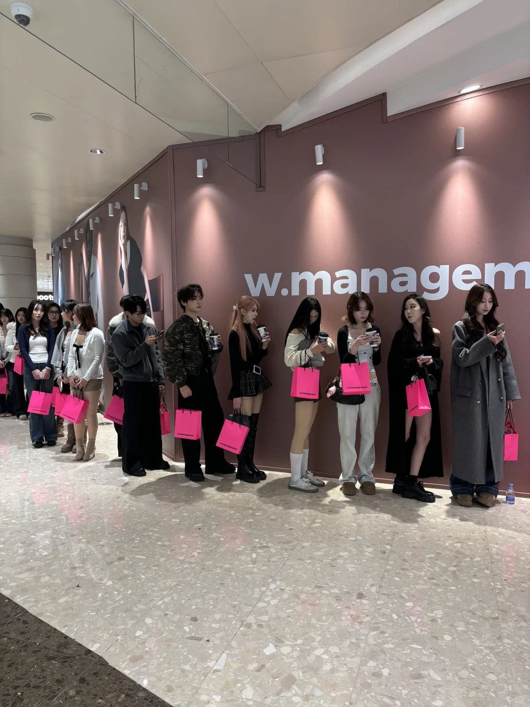 WM面试现场.…?好多潮人