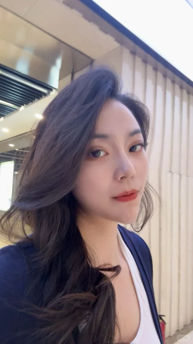 好贱，又想恋爱了?