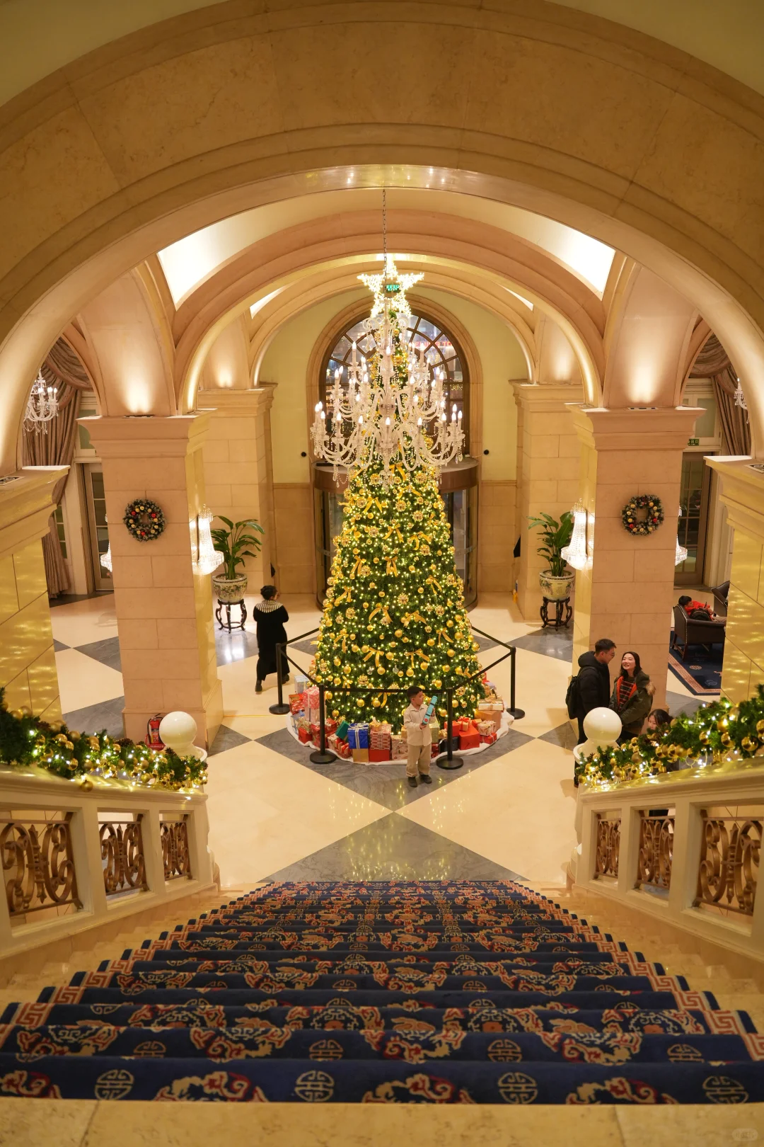 来王府井看圣诞树啦