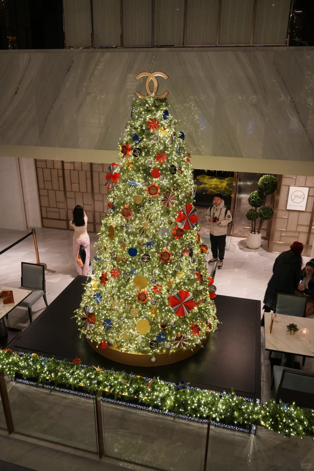 来王府井看圣诞树啦