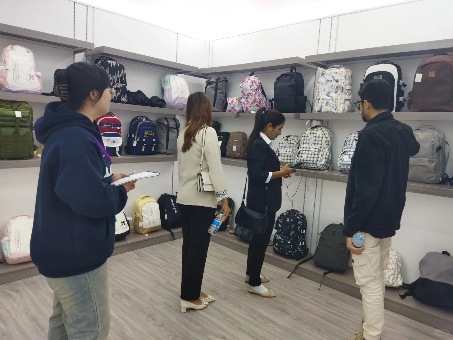 记第一次展会翻译 2024白沟国际箱包会展