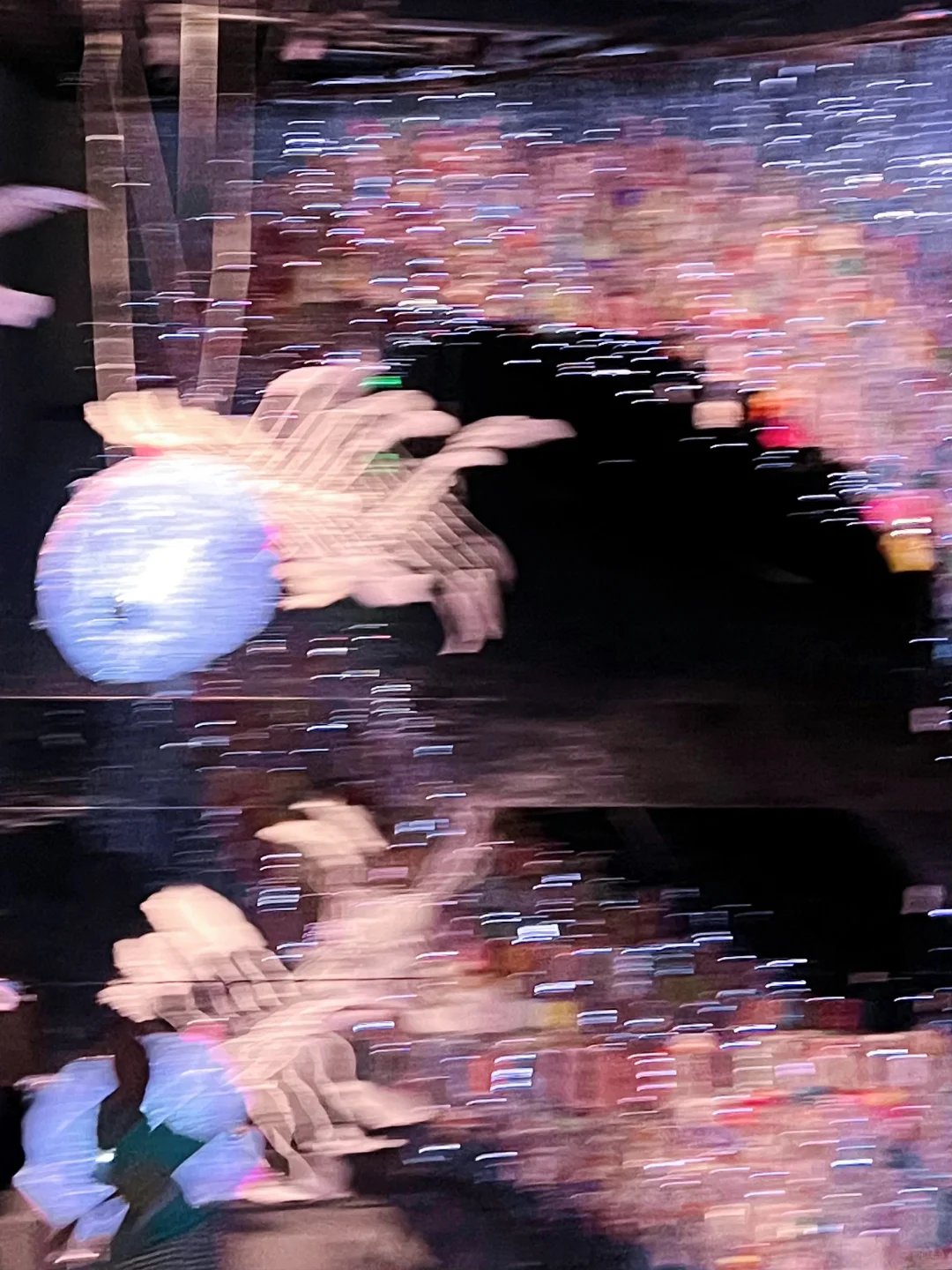 深圳福田?美术馆新展|蓝色地平线人超少?