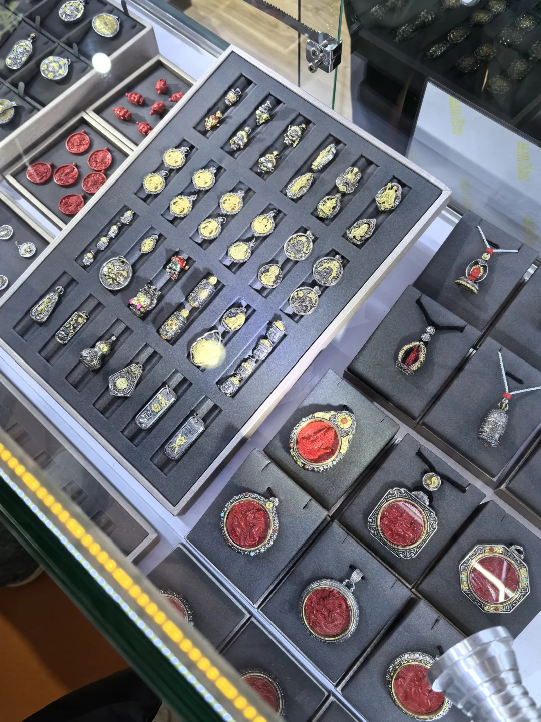 上海禅艺生活博览会，还是很多不错的品…