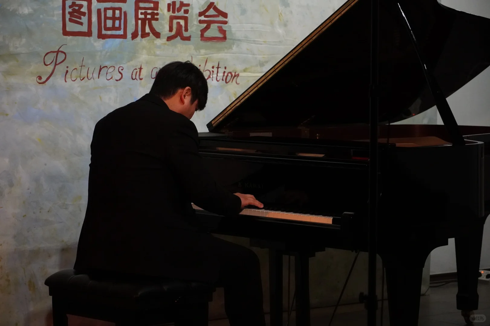 图画展览会圆满结束啦，新年快乐❗