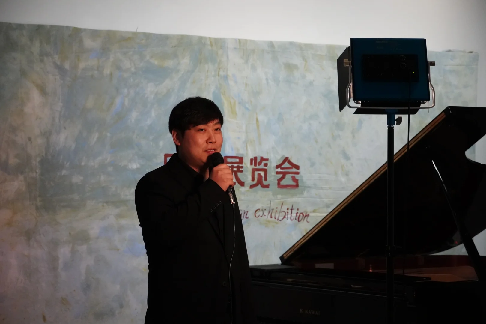 图画展览会圆满结束啦，新年快乐❗