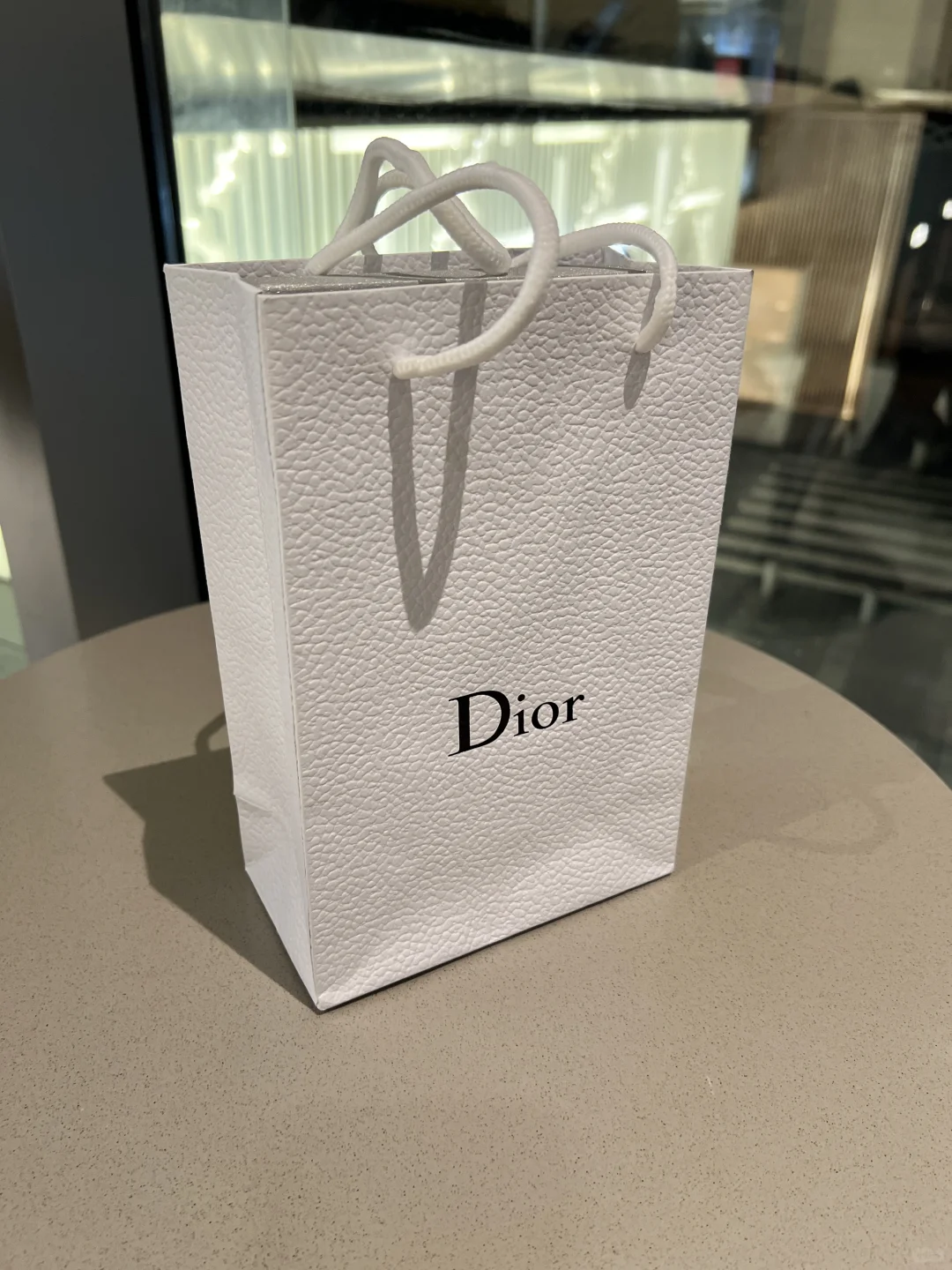 100r…买的时候没人说…这大牌礼物好多人喜欢