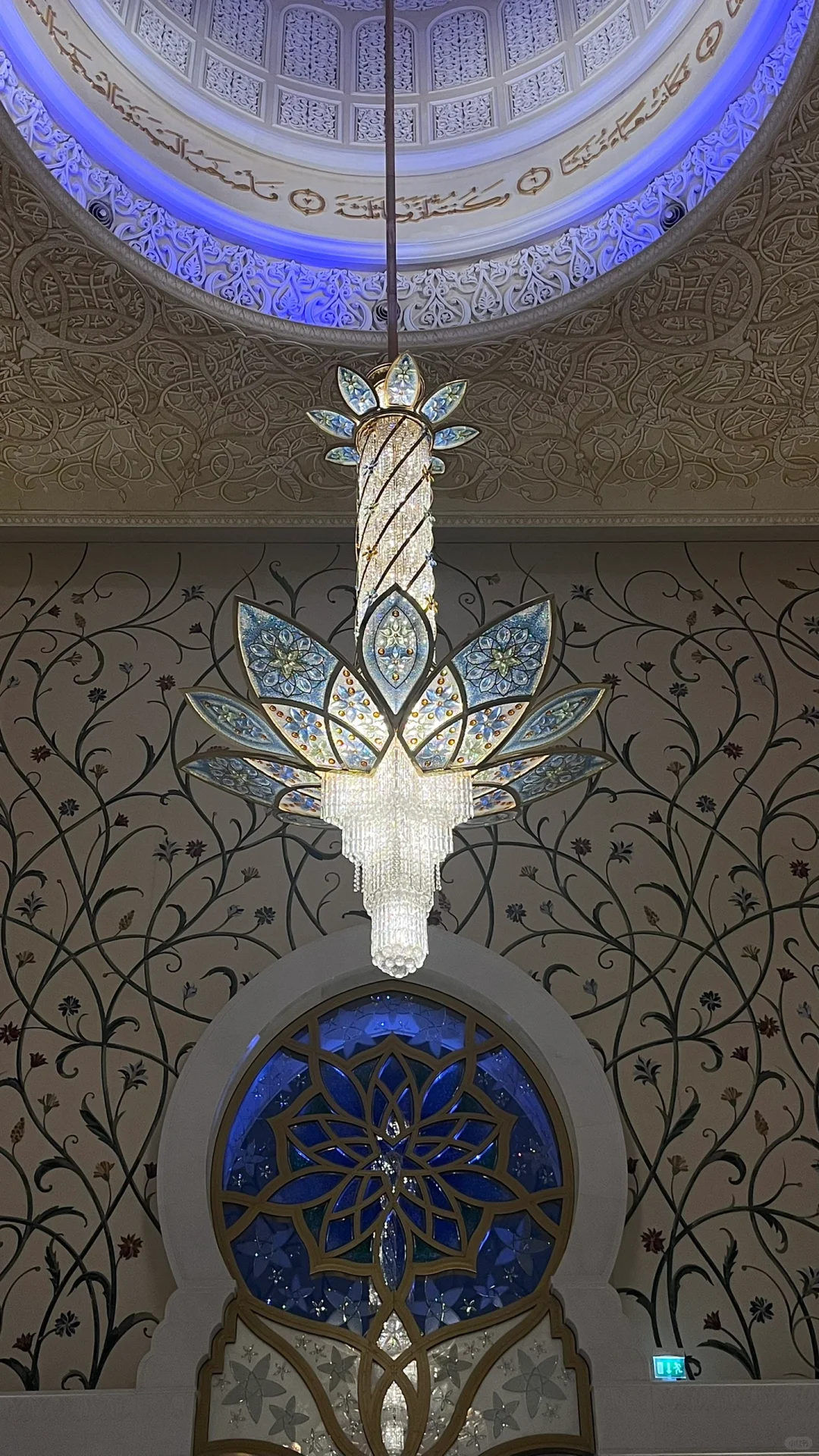 00年外贸实习生出国参展啦?