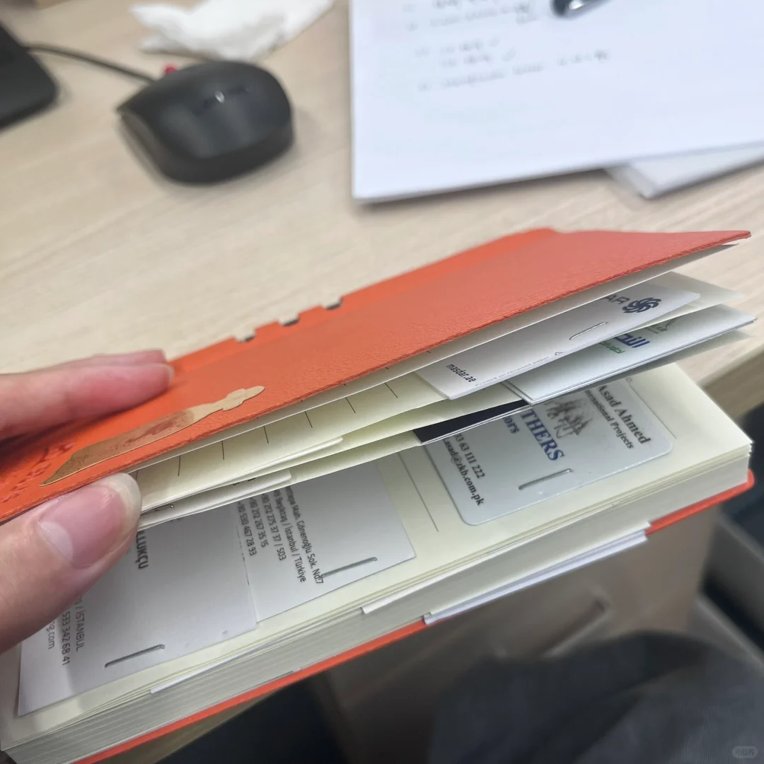 00年外贸实习生出国参展啦?